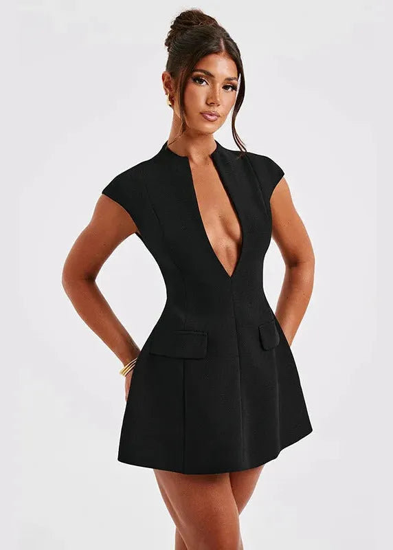 Mini robe decollete plongeant
