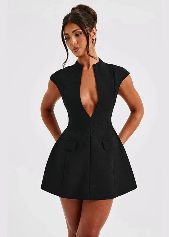 Mini robe decollete plongeant