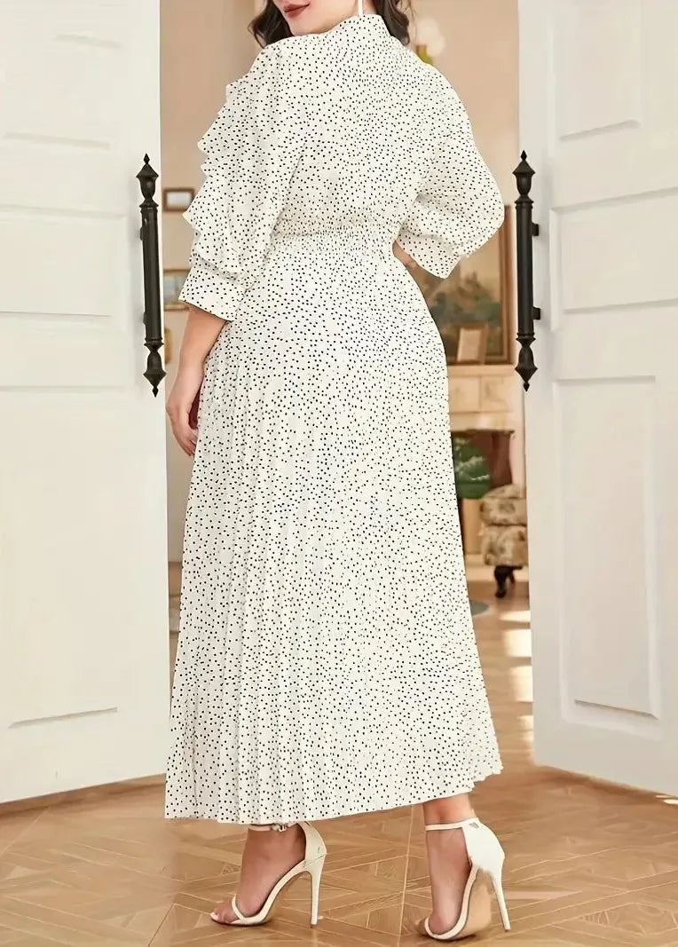 Robe blanche a pois noirs femme ronde