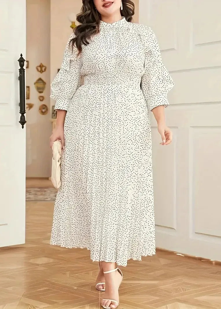 Robe blanche a pois noirs femme ronde