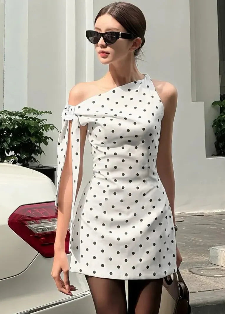 Robe blanche pois