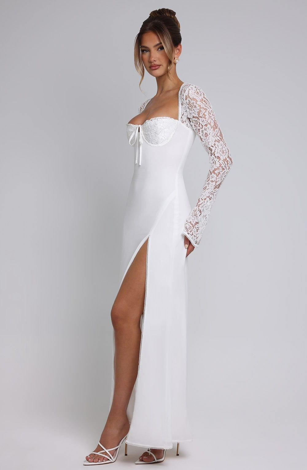 Robe fendue blanche