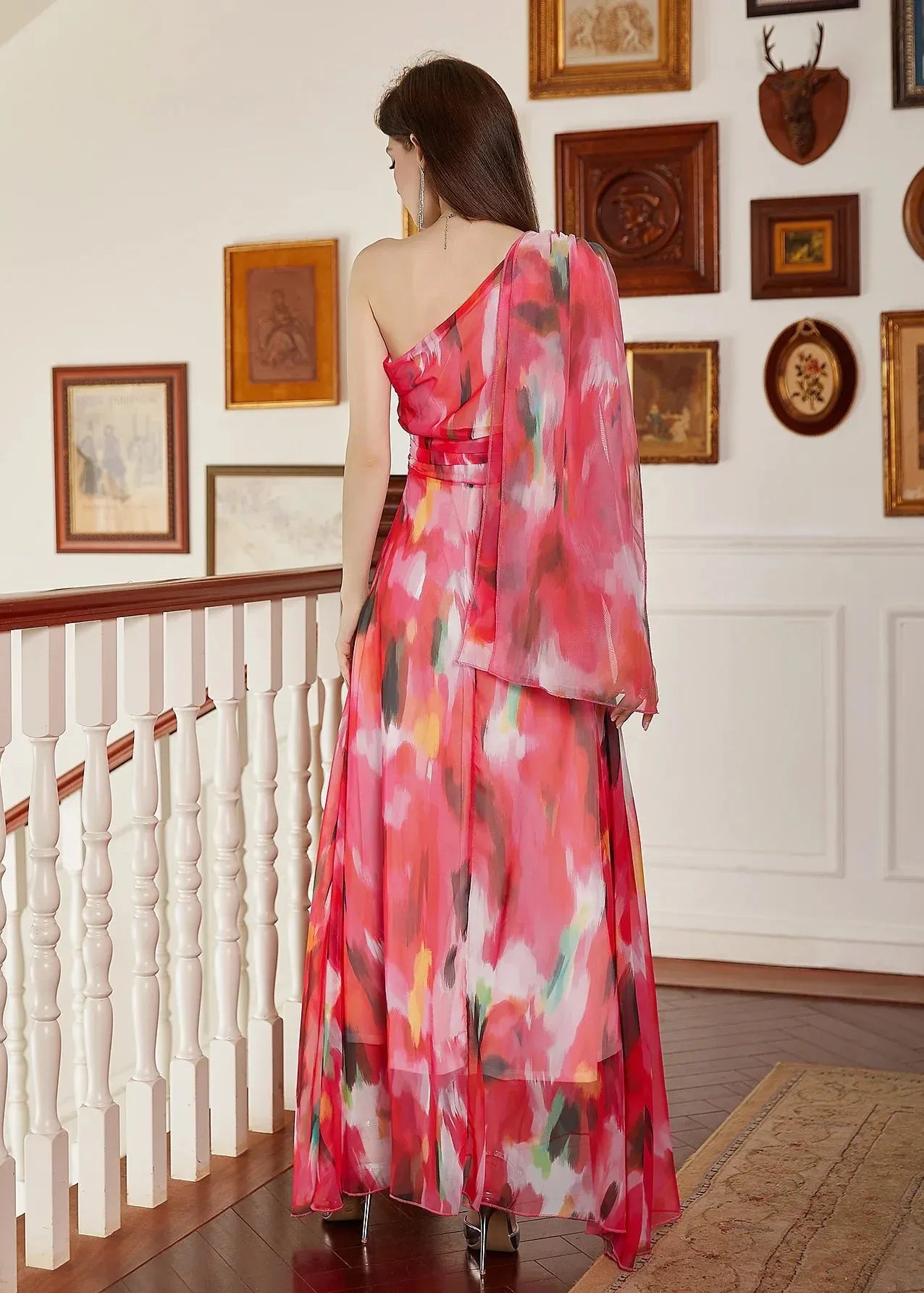 Robe fleurie épaule dénudée