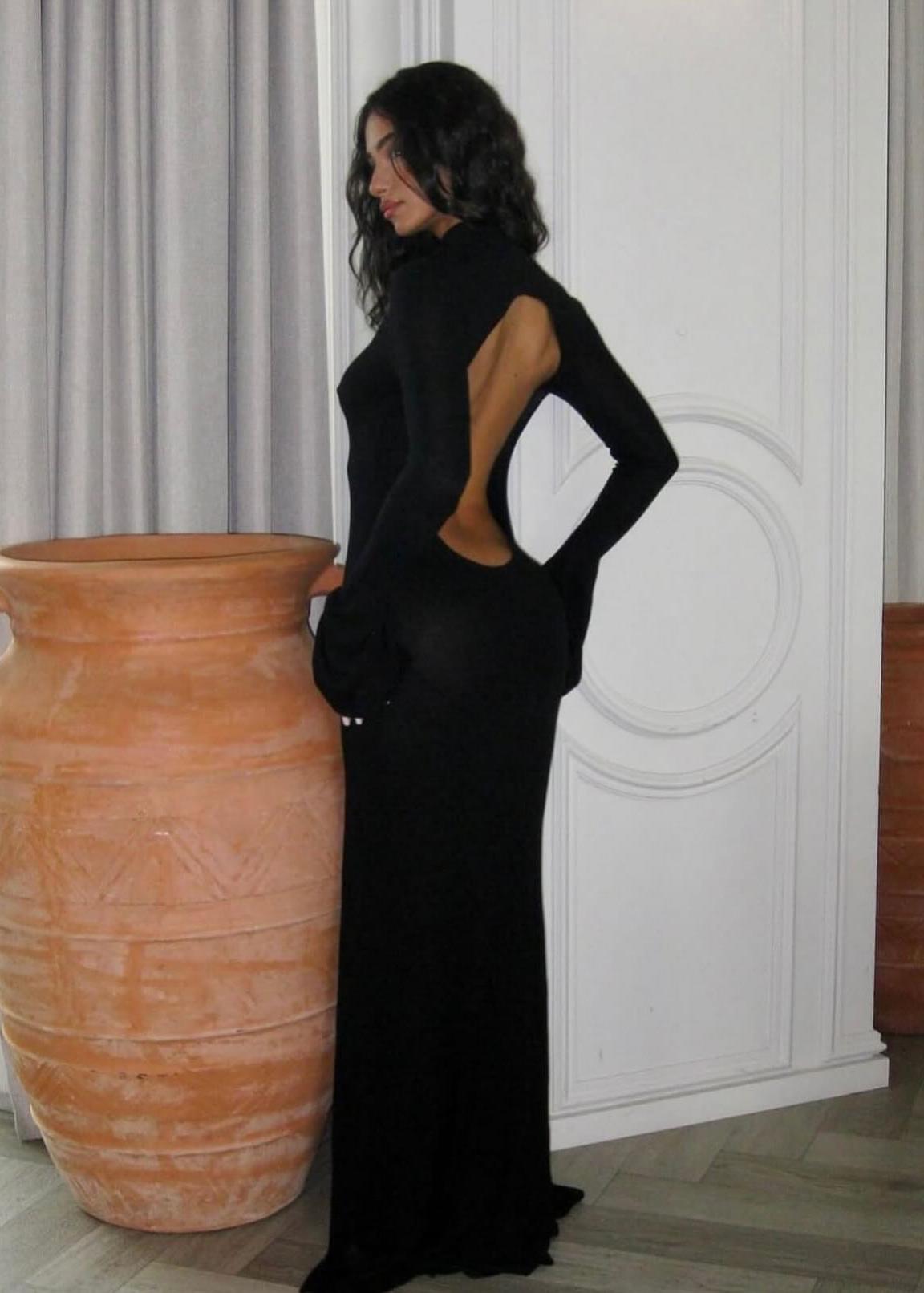 Robe noire dos nu manche longue