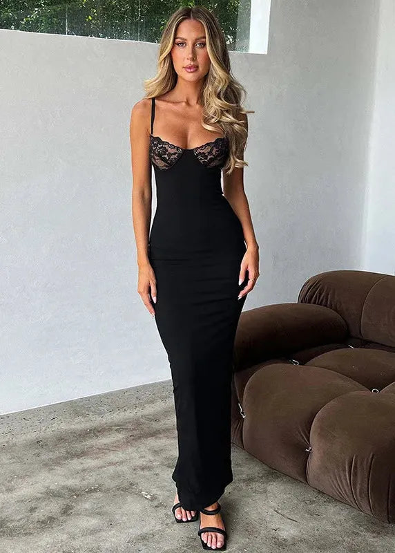 Robe noire femme fatale