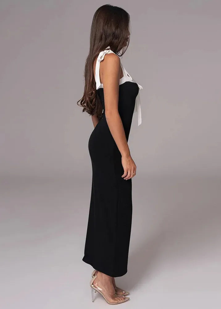 Robe noire longue bretelles nouées