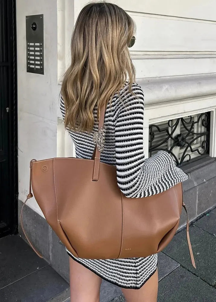 Robe tricotée rayée manches longues