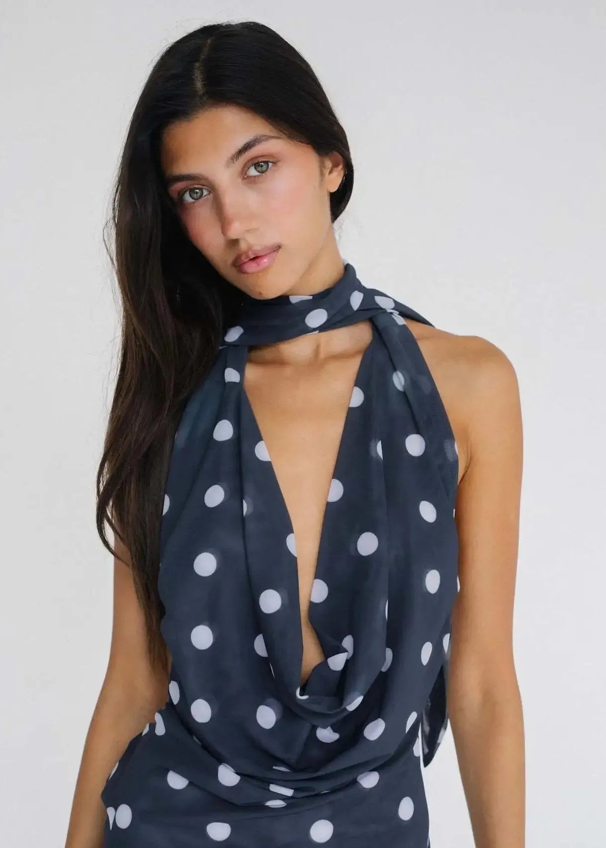Robe a pois bleu marine
