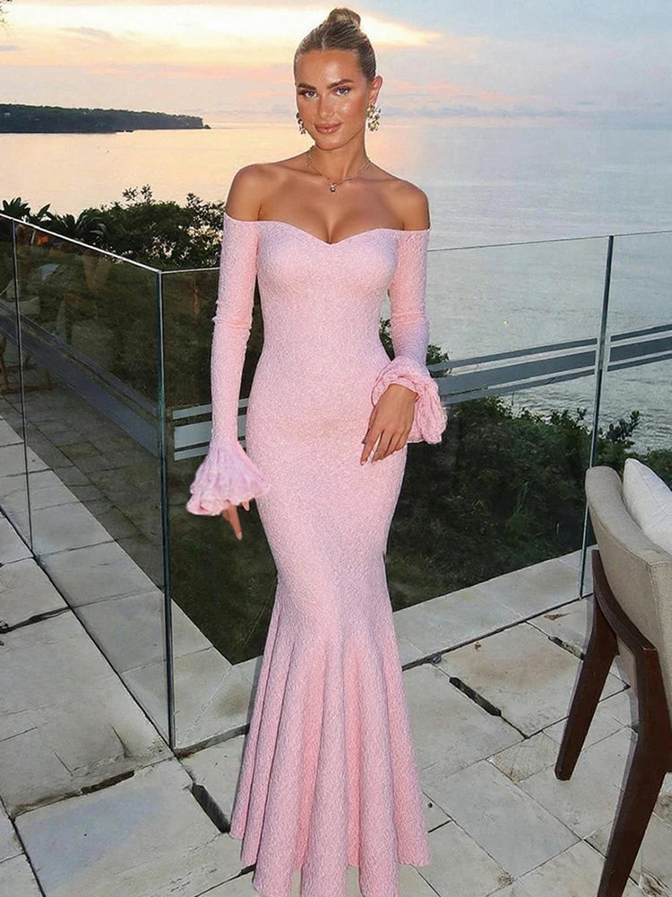 Robe sirène rose en dentelle