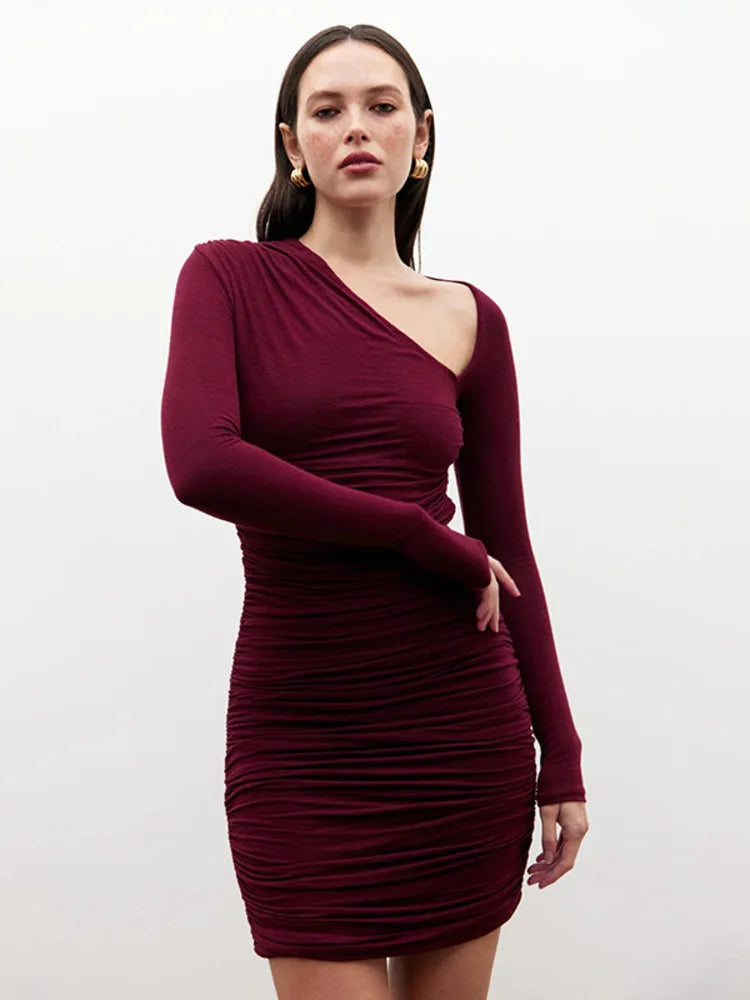 Robe moulante bordeaux courte