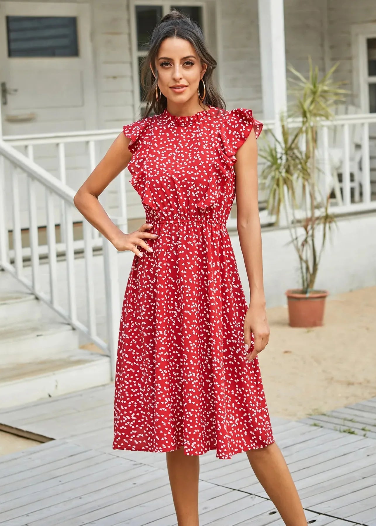 Robe rouge cintrée évasée