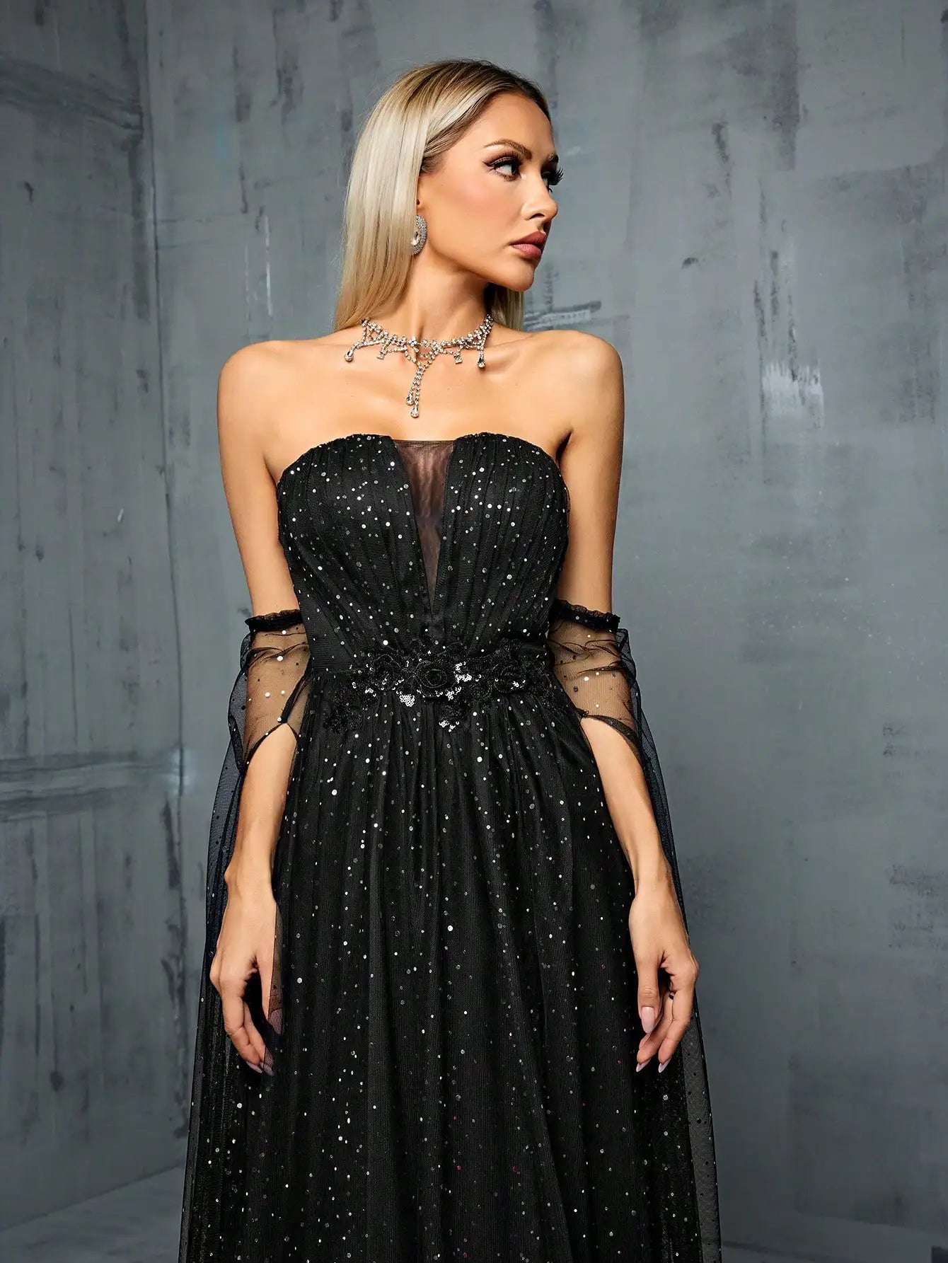 Robe de bal noire paillettes