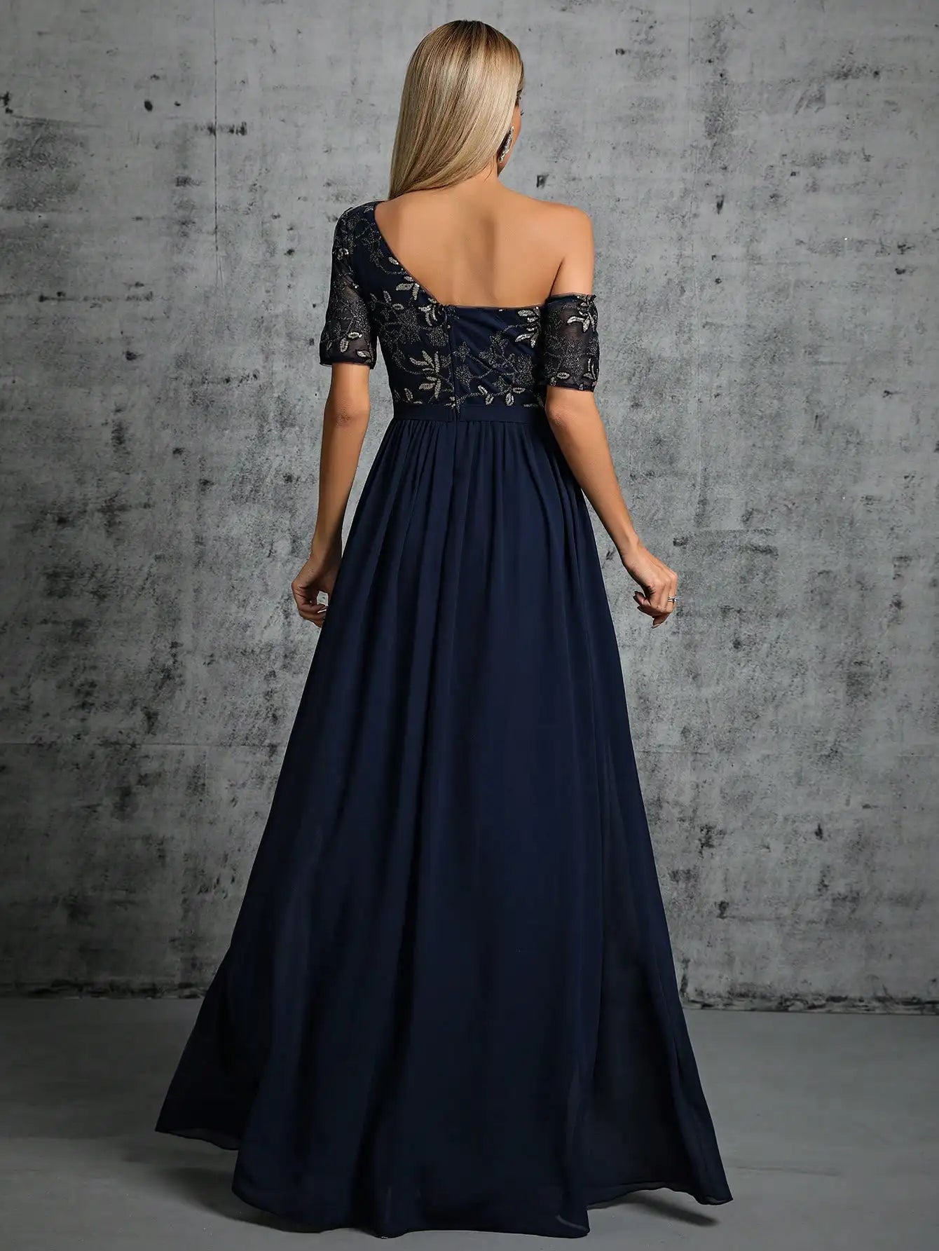 Robe demoiselle d'honneur bleu marine épaule dénudée