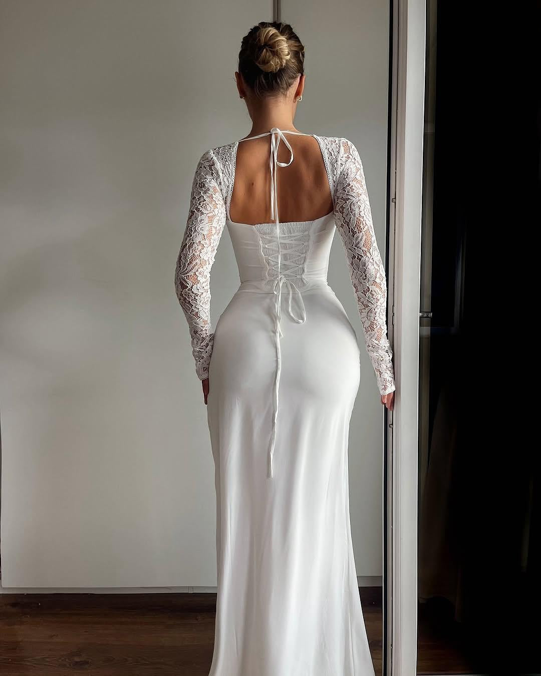 Robe fendue blanche