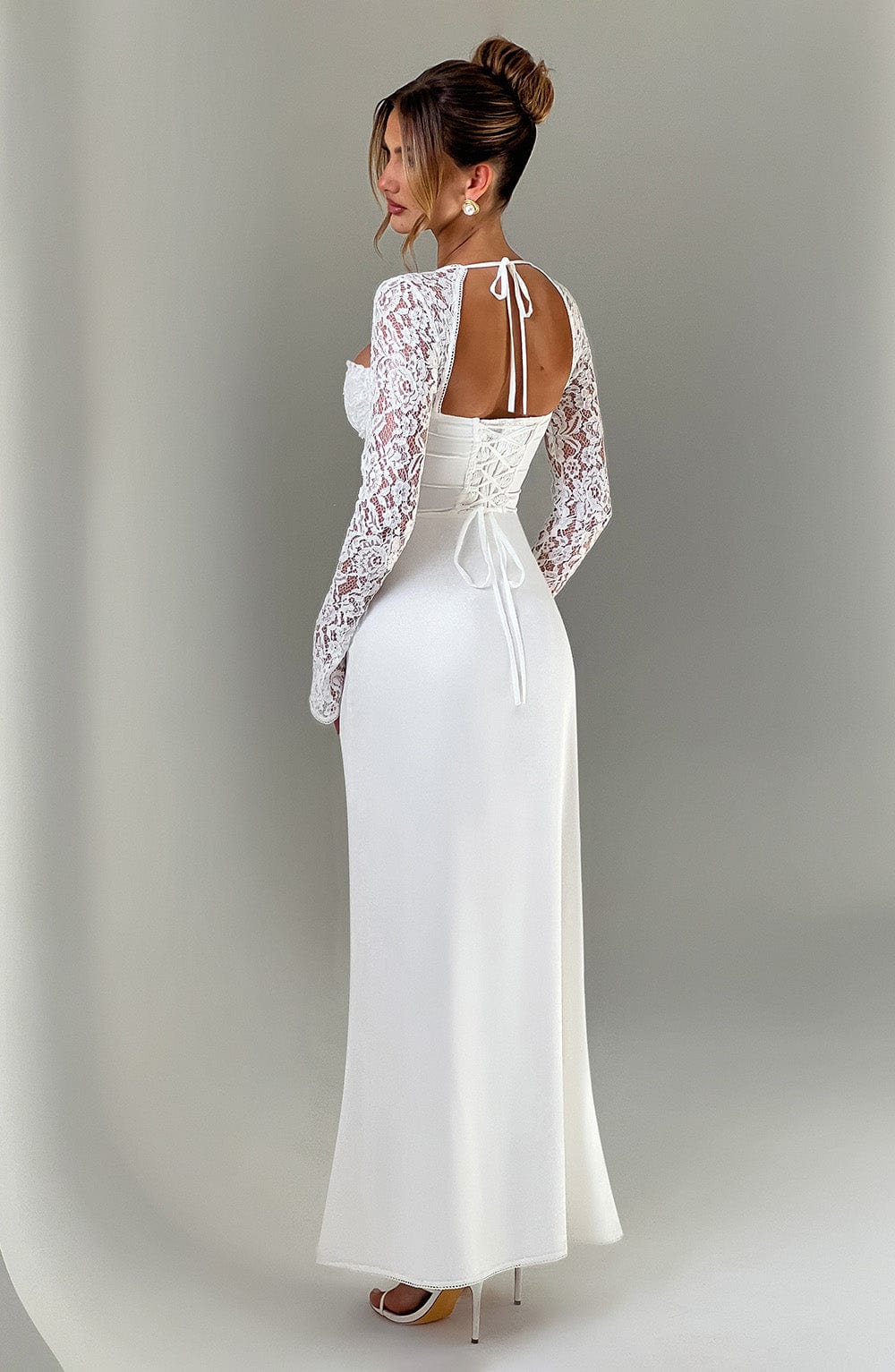 Robe fendue blanche