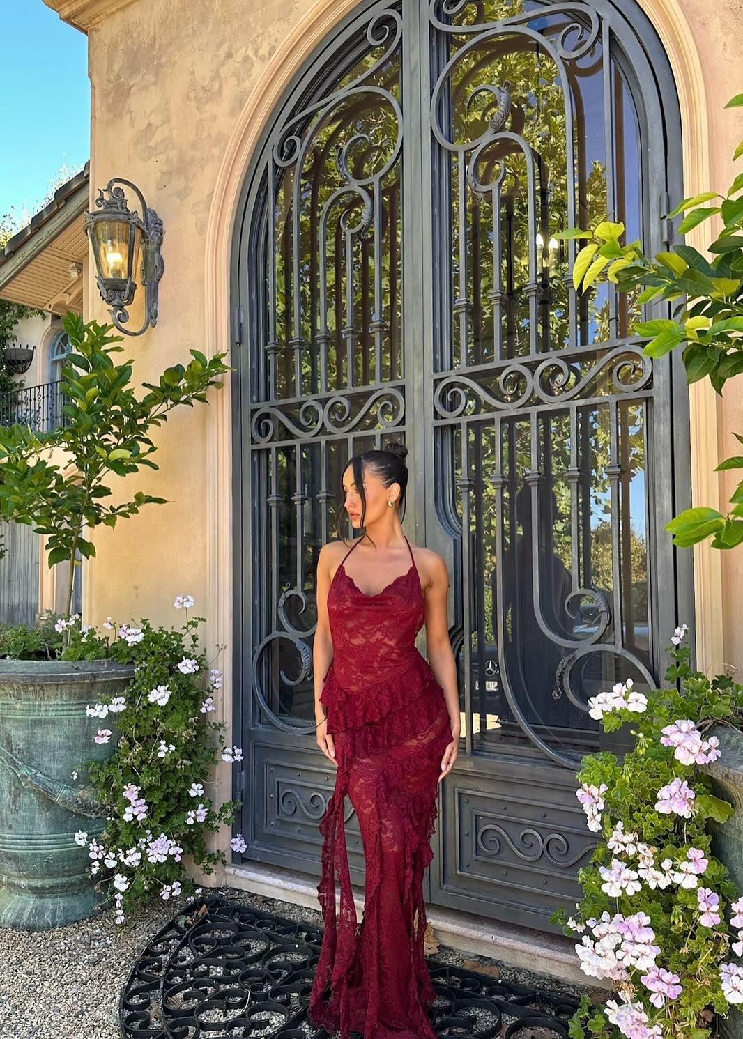 Robe bordeaux dentelle
