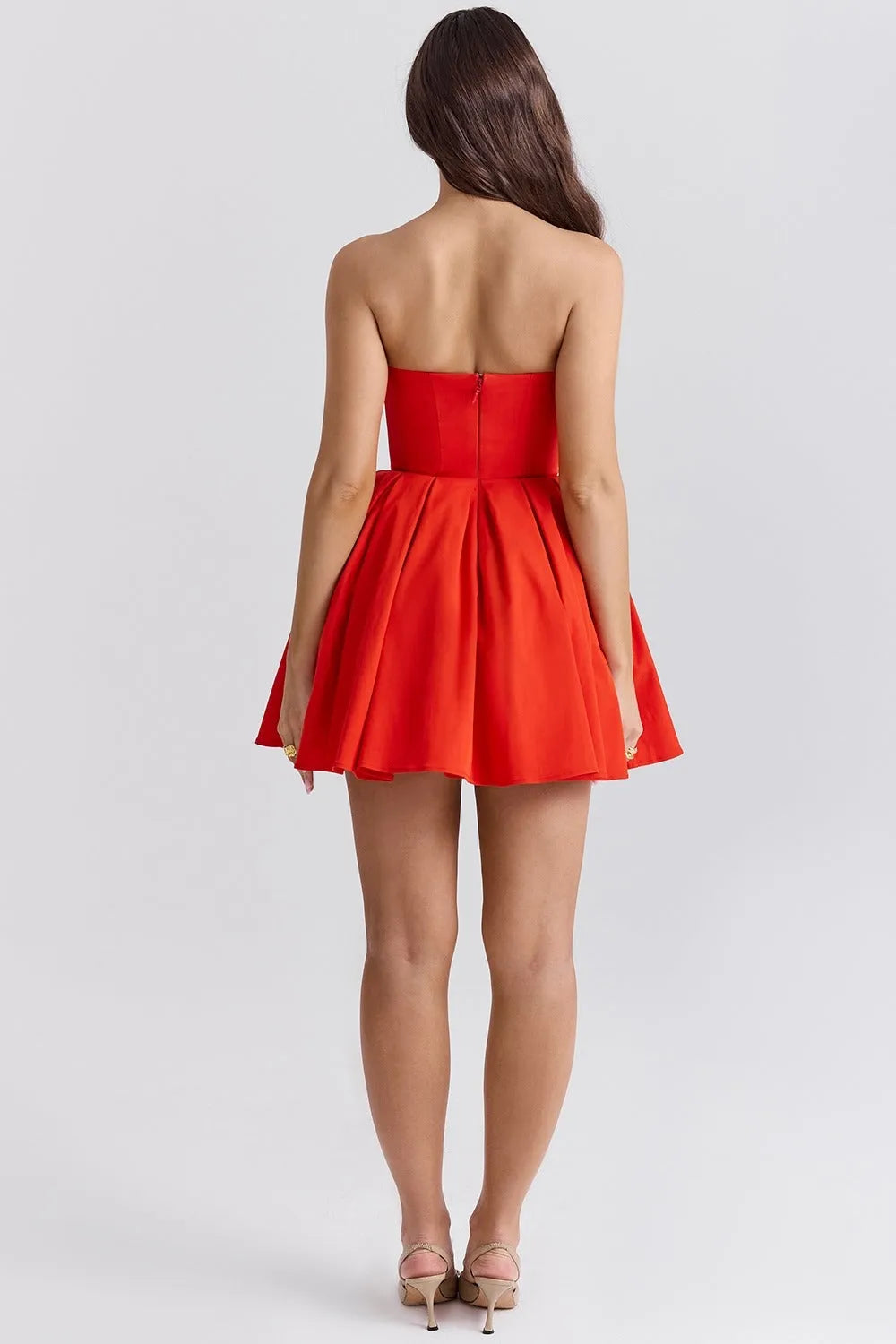 Robe rouge sans bretelles