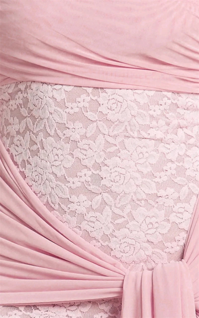 Robe dentelle rose