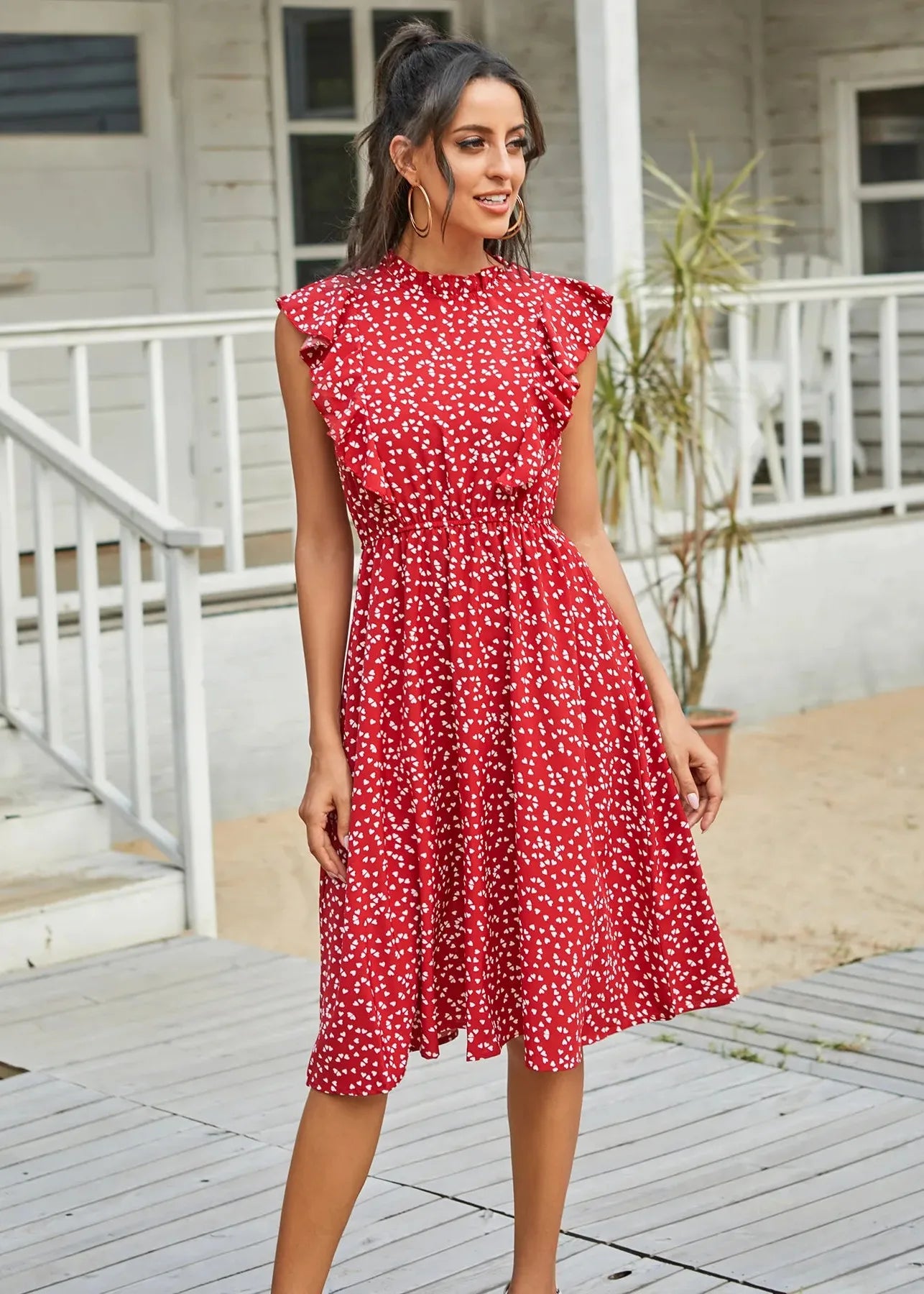 Robe rouge cintrée évasée