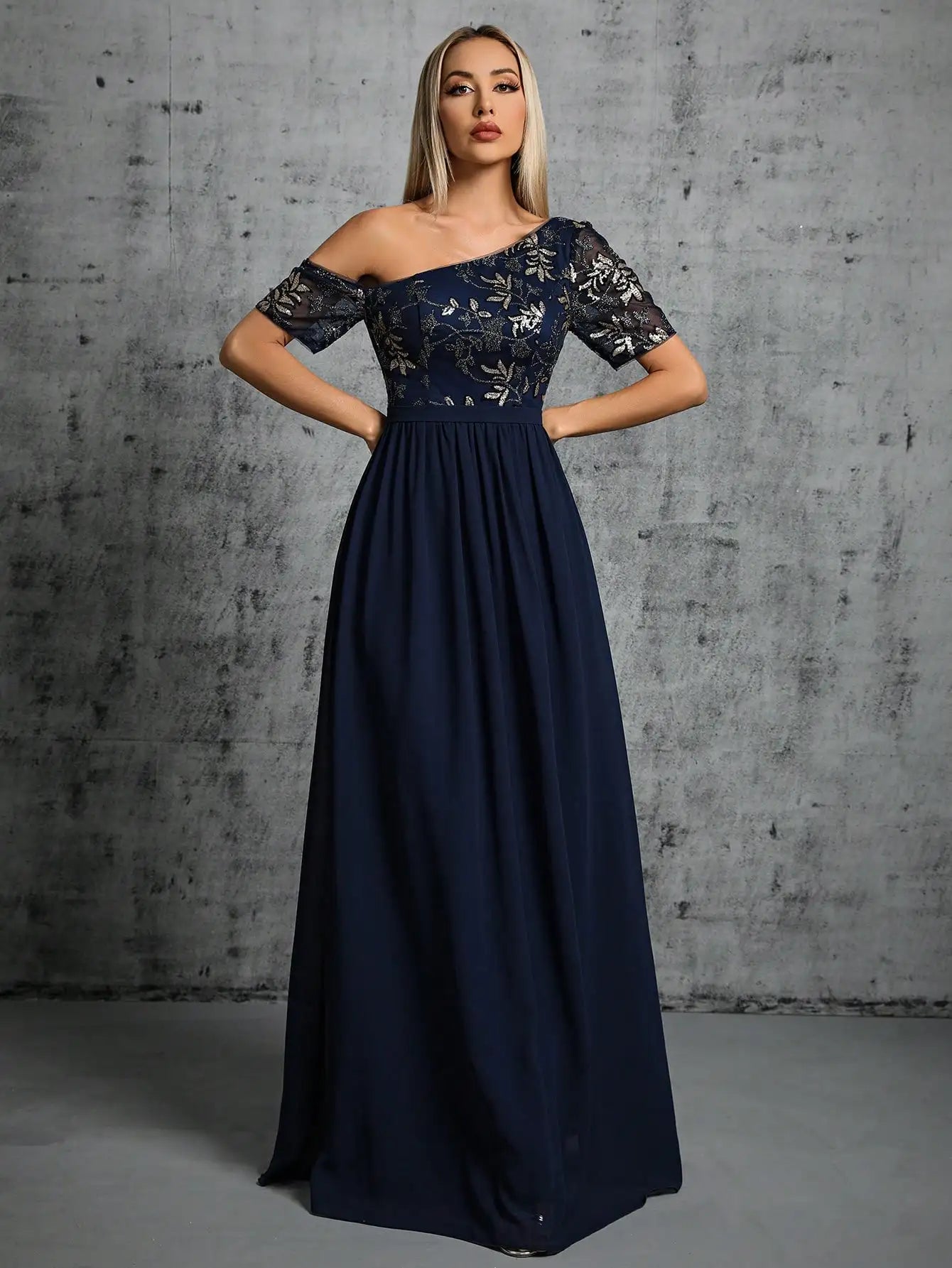 Robe demoiselle d'honneur bleu marine épaule dénudée