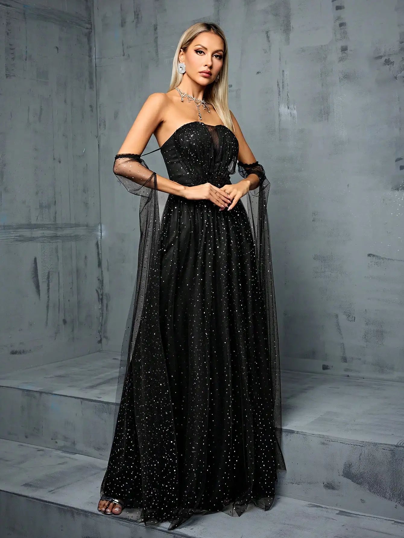 Robe de bal noire paillettes