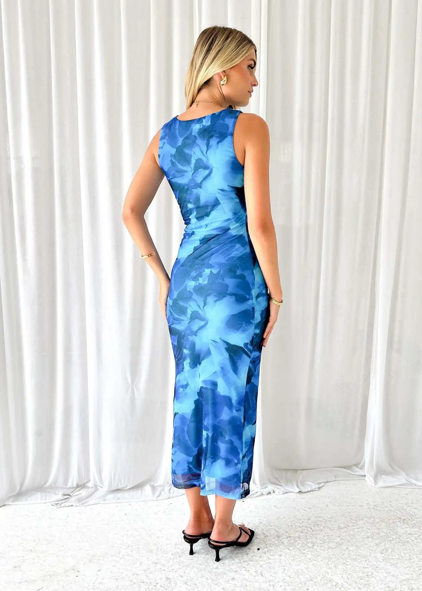 Robe bleue imprimée sans manche