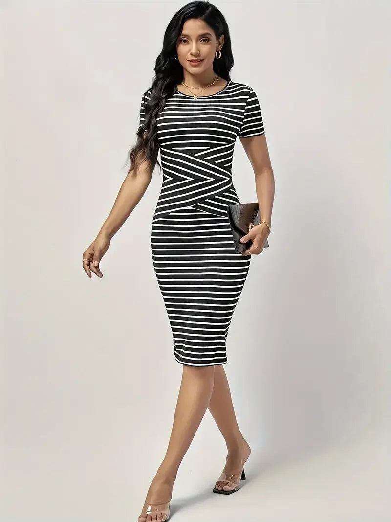 Robe noir et blanc rayée