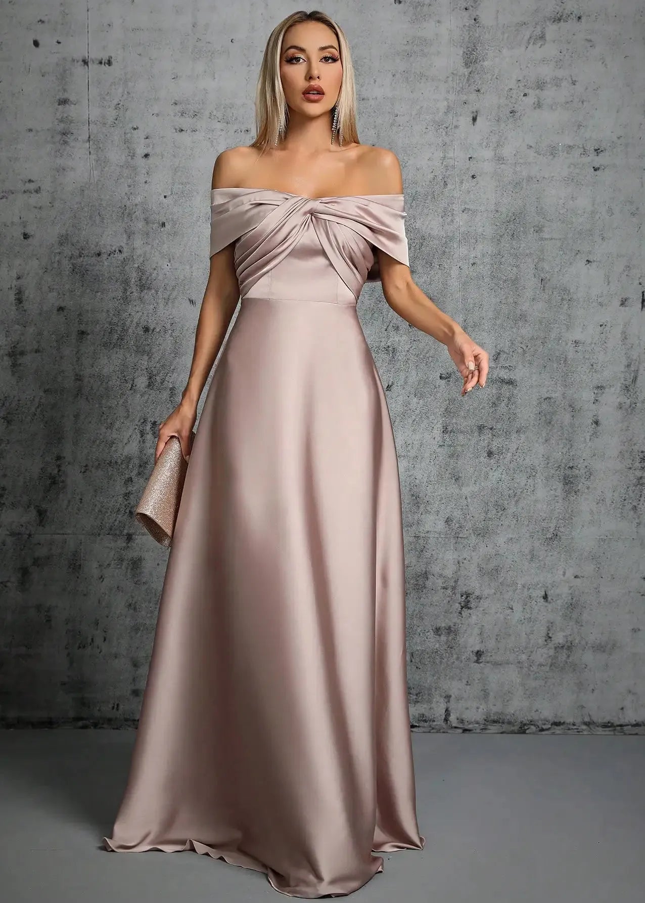 Robe cérémonie épaules dénudées champagne rosé