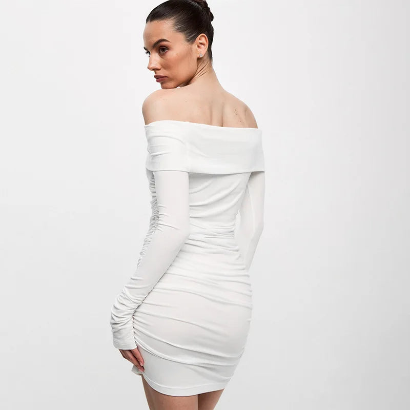 Robe blanche epaule dénudée