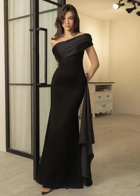 Robe longue noire habillée