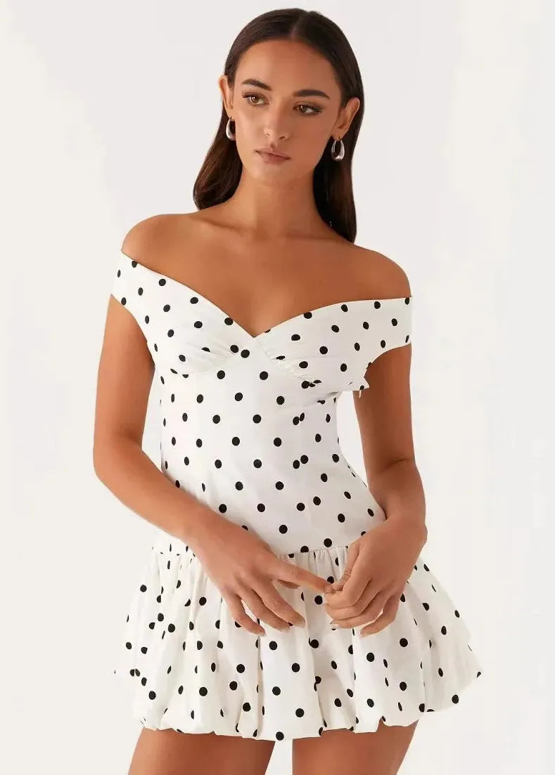 Robe a pois noir et blanche