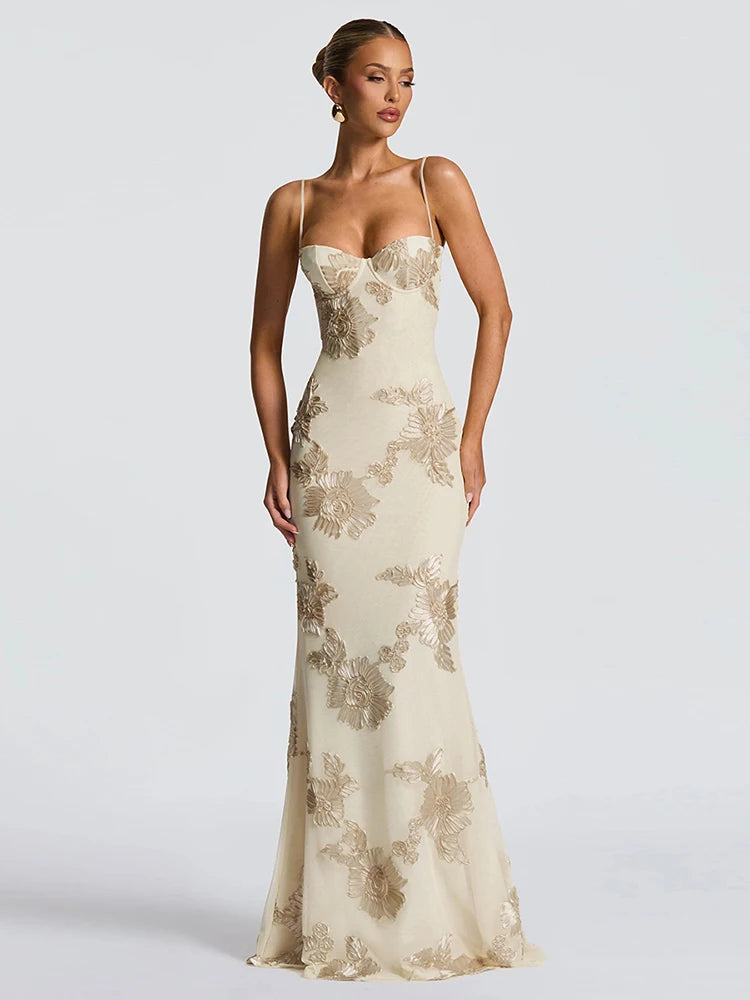 Robe cocktail brodée