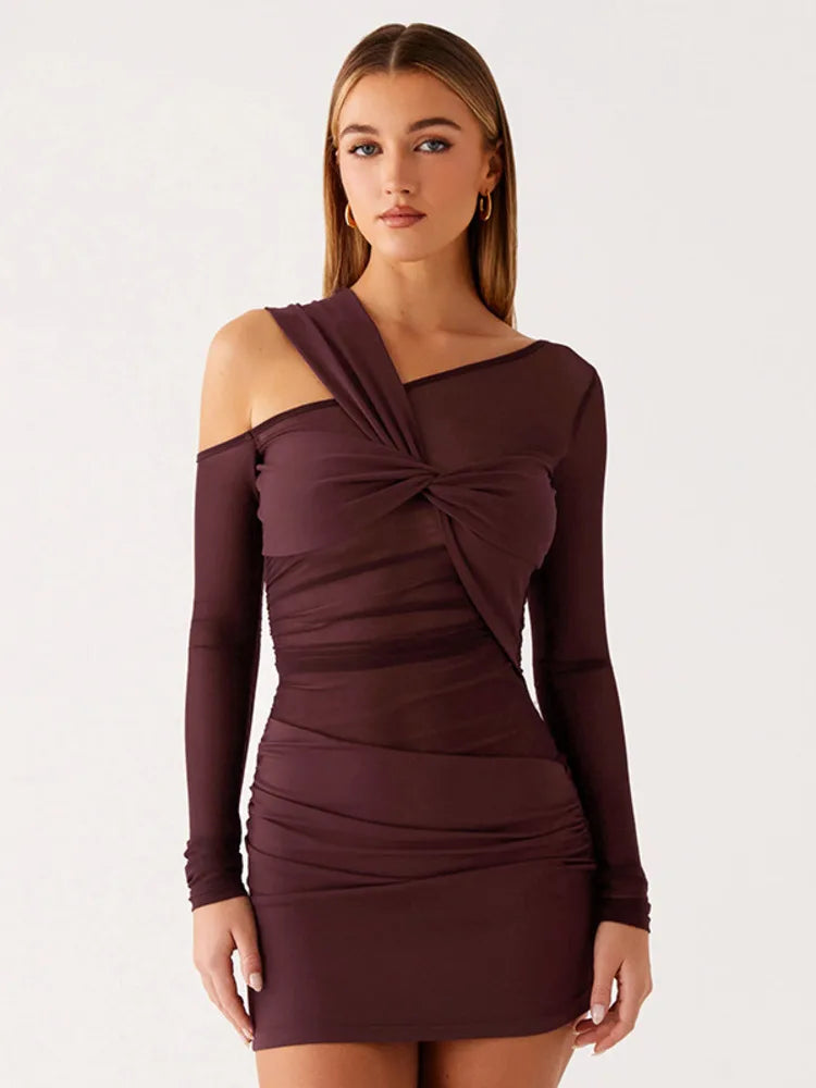 Robe courte marron asymétrique
