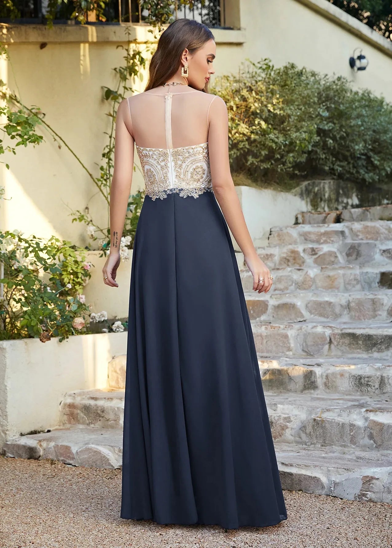 Robe longue invitée mariage bleu et or