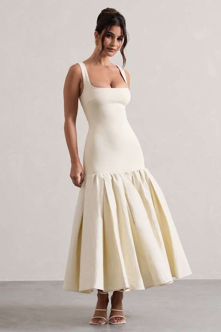Robe blanche plissée